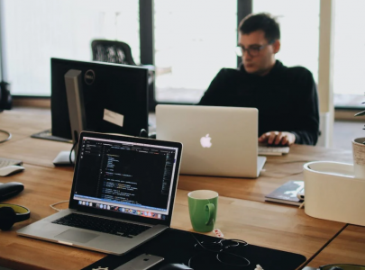 白鯨外貿(mào)網(wǎng)站建設(shè)為您分享：建設(shè)一個(gè)網(wǎng)站的費(fèi)用由哪些組成？